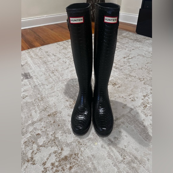 Hunter Black Textured Women's Rain Boots - Picture 1 of 9